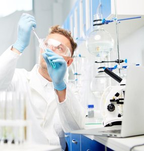 Analyst in laboratory (personal error example)