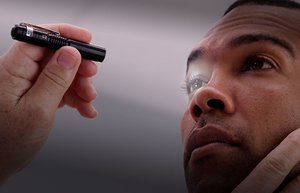 Pupillary light reflex test