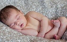 Lateral decubitus position (baby)