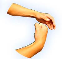 Heimlich maneuver hand position