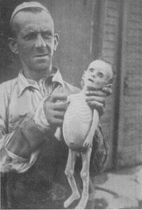 Famine in the Warsaw Ghetto in 1942