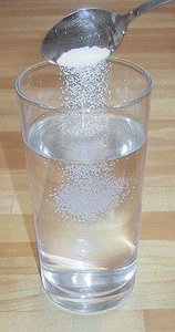 Solute dissolving in solvent