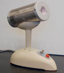 Tabletop infrared incinerator