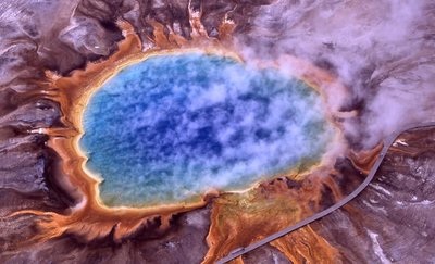 Hot spring as an example of an extreme habitat for extremophiles