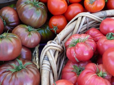 Heirloom tomatoes at a market
