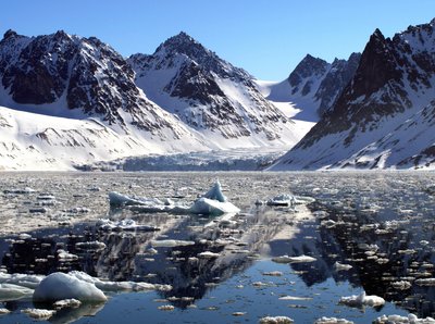Melting polar ice caps and Arctic landscape