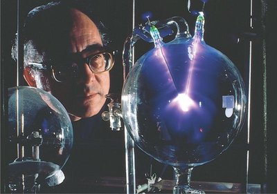 Stanley Miller with experimental apparatus