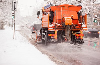 Road salt helps remove snow