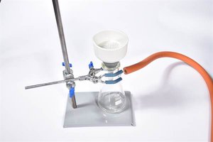 Vacuum filtration apparatus