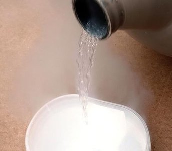 Liquid nitrogen: weak intermolecular forces