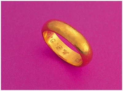 Gold ring