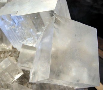 Model of NaCl nanocrystal