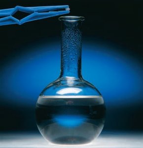 Addition of a seed crystal to a supersaturated solution triggers crystallization
