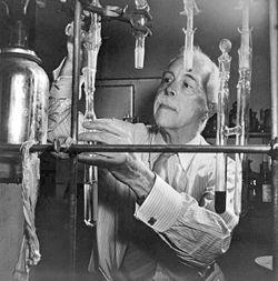 Lewis dot diagram illustrating electron pair donation and acceptance