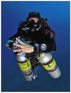 Scuba diver with nitrox tank as a homogeneous mixture