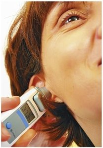 Digital ear thermometer