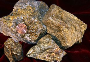 Image of copper ore (chalcopyrite)