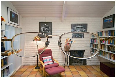 Photochromic glasses indoors