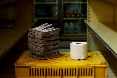 Venezuelan hyperinflation: toilet paper and bolivars