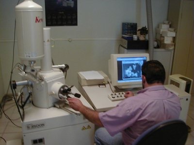 Electron microscope in use