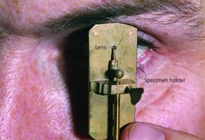 Reproduction of van Leeuwenhoek’s microscope