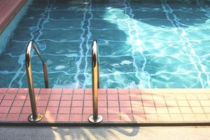 Swimming pool as example of chlorine use