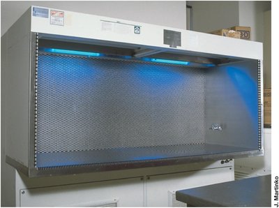 Laminar flow hood with UV light