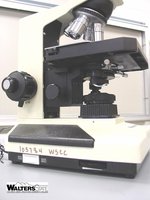 Microscope controls: iris diaphragm, rheostat, fine and coarse adjustment
