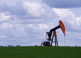 Oil production and comparative advantage