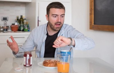Person skipping breakfast