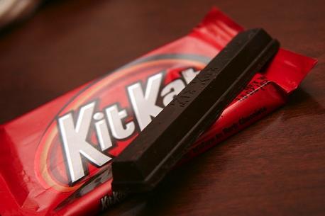 Kit Kat bar used for calorie calculation example