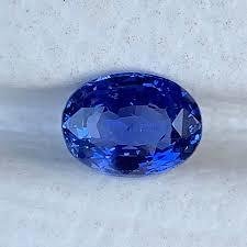 Blue sapphire gemstone