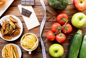Healthy and unhealthy food choices