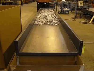 Vibrating conveyor in industry