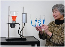 Equal water levels in connected tubes