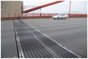 Expansion joint in bridge