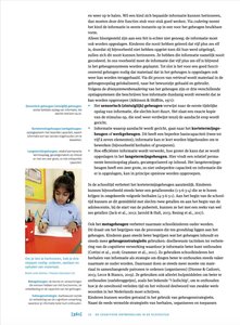 Kind schrijft in schrift