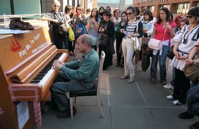 Aggregate: people gathered in the same place