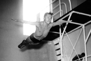 Sammy Lee diving